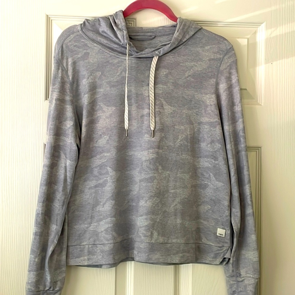 Vuori Halo Essentials Hoodie size L, camo h.grey